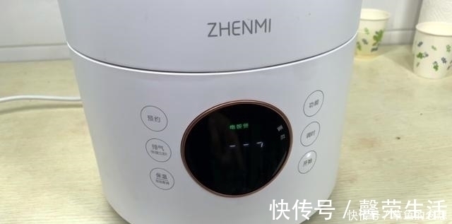 电饭锅做蛋糕原来这么简单，不回缩不塌陷，松软细腻，比买的好吃