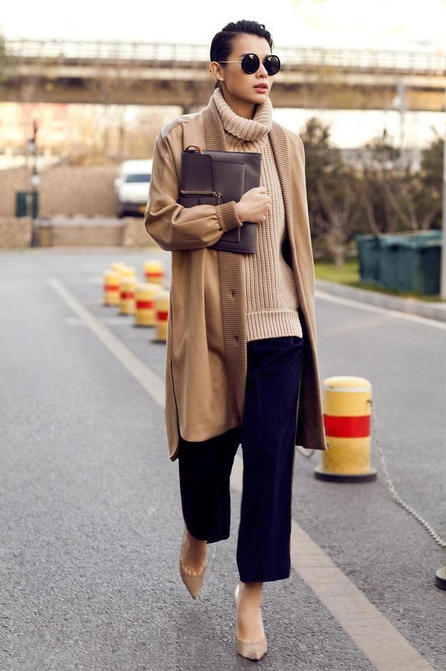 穿搭 毛衣最火的“3种”穿法,舒适保暖又时髦,照着穿就很美