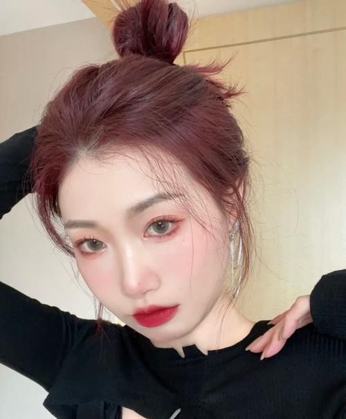 柔顺|烫染后头发干枯毛躁?护发秘籍大派送,解决你的“头等大事”