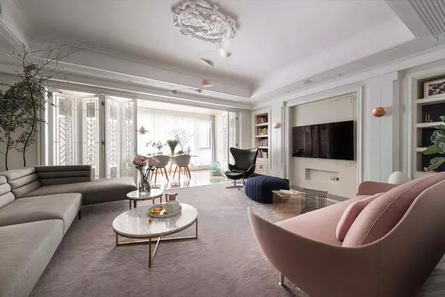 地砖|客厅连接阳台,要不要装隔断门?幸好我精明,一锤下去赚了好几万