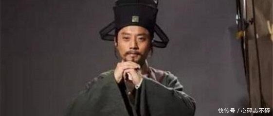 水浒里,宋江对四个人说过让位,都不敢接,两个敢接的他不敢让!