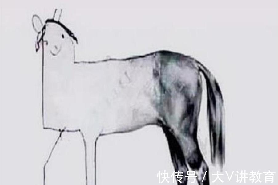 速写$美术生画到一半画风突变，最后作品好似翻车现场，叫人捧腹大笑