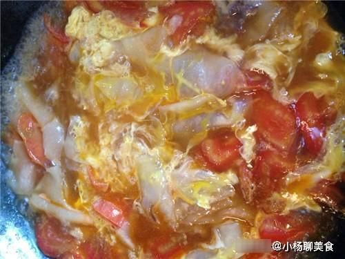 美味|饺子皮别只包饺子，两三步做成汤，方便又美味，能管一天不饿