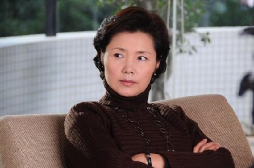 金钱观|“假精致”和“真粗糙”妈妈,带出的孩子差距明显,不仅是外表