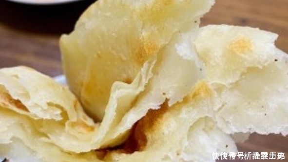 烙饼软怎么和面?开水烫或加鸡蛋,都不对!教你几种做法,太香了