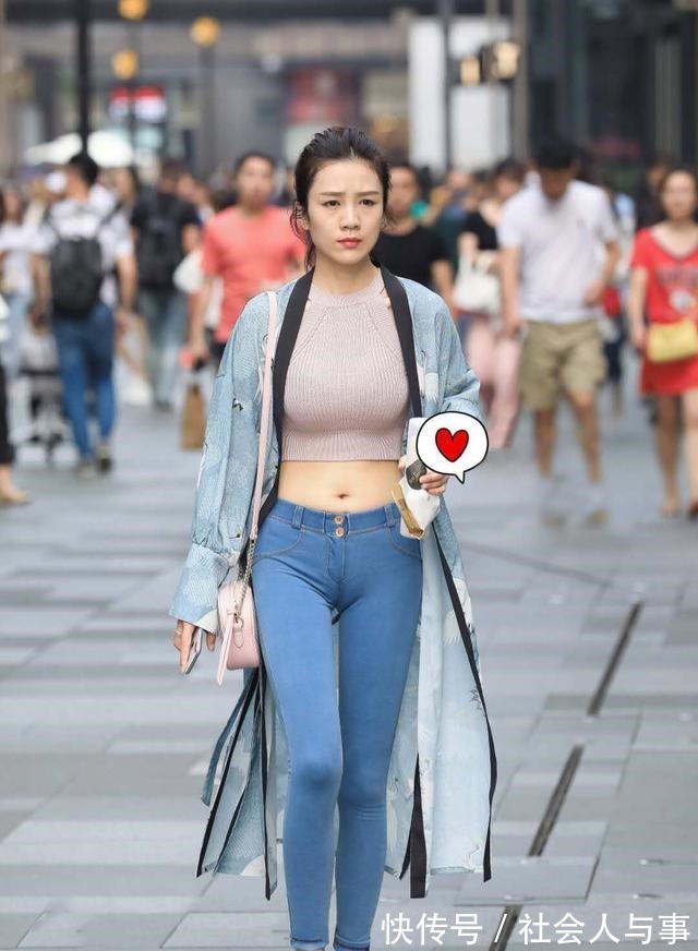 小蛮腰|紧身牛仔裤太经典了,轻松打造“漫画腿”,展现迷人臀线!