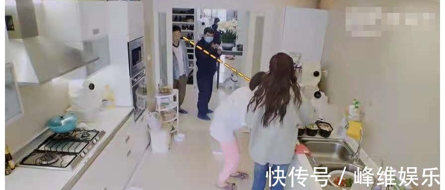 宋妍霏不尊重人？請(qǐng)楊迪吃飯用自熱鍋當(dāng)菜，餿湯上桌致其腸胃不適