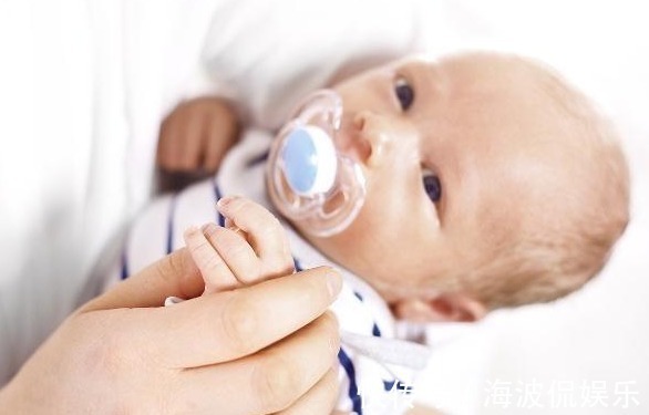 枕头|母婴店卖的带娃神器,别以为真的好用,第3种会严重影响孩子发育