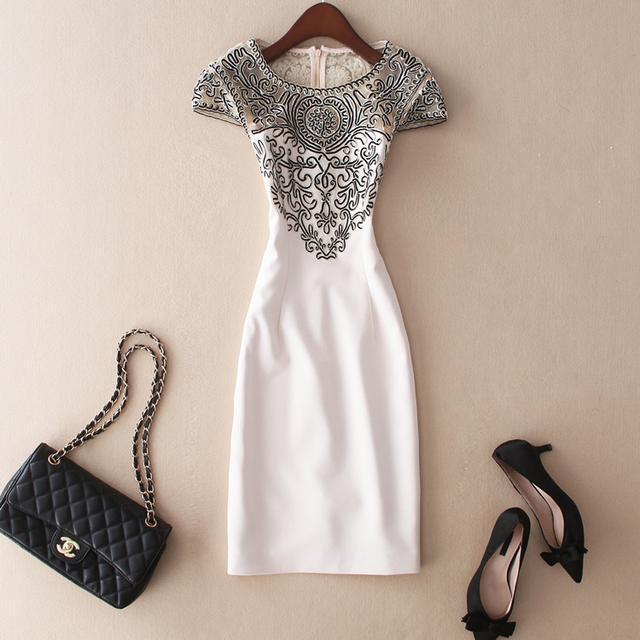 小蛮腰|一件旗袍裙,一个心情,一个婀娜多姿的身段,一种名门望族的气质