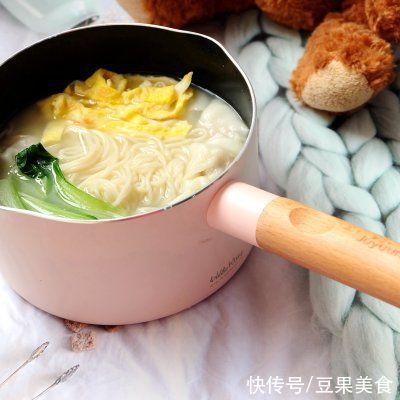 我家做骨汤馄饨面就用这个方法，解馋又营养