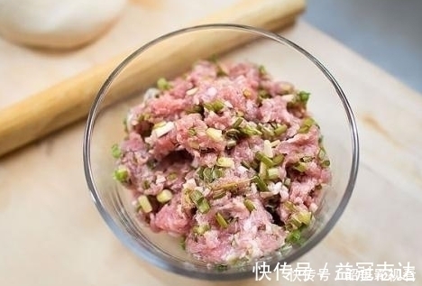 做饺子时，这种调料最好禁忌放，很多人都不懂，难怪做的饺子难吃