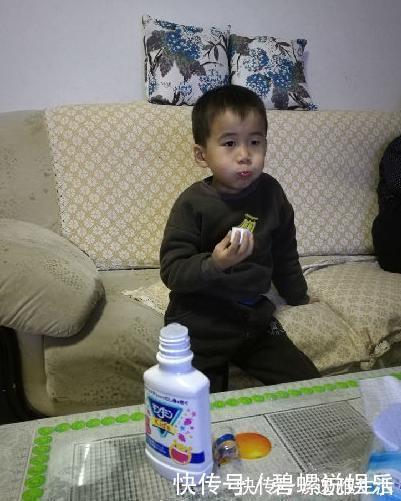 龋齿|四岁宝宝满口“黑牙”,罪魁祸首不是糖果,而是家长的放纵