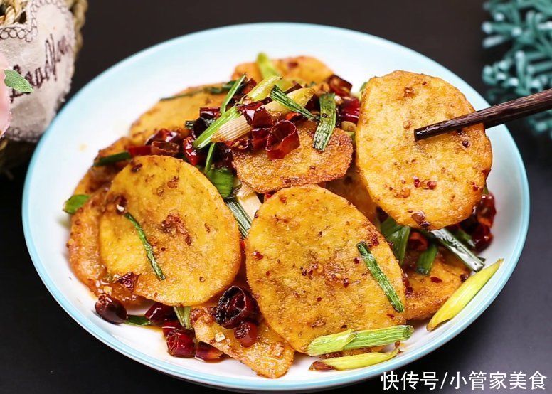 土豆片|土豆这样做实在太好吃了,招待客人做一盘,比大鱼大肉受欢迎