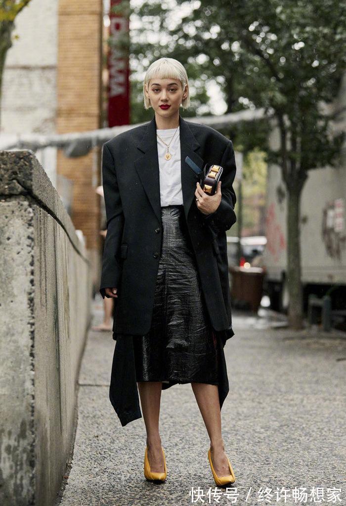 身材 谁说皮裙难驾驭教你根据身材来穿搭,不仅显瘦还很潮,快学起来