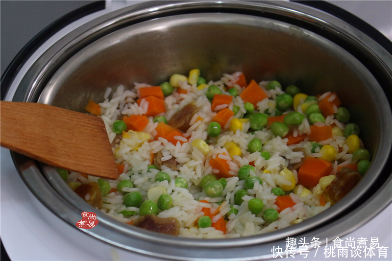 米饭此做法,食材丰富,简单快捷,饭菜一锅出,健康又低糖