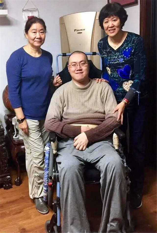 沈琼|男排汤淼获“慰问金”!瘫痪15年发福脸色苍白,妻子母亲都已改嫁
