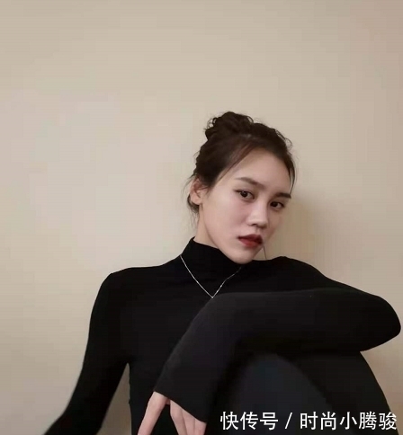 超美|蹦床亚军刘灵玲口红色号大火!私服爱穿紧身针织衫,港式风情超美