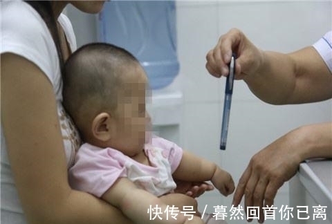 琴琴|出生20天的宝宝就会翻身，医生检查后，全家人泪流满面