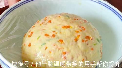 胡萝卜|家里有面粉试试这样做,比馅饼简单,比包子好吃,我家一周做3次