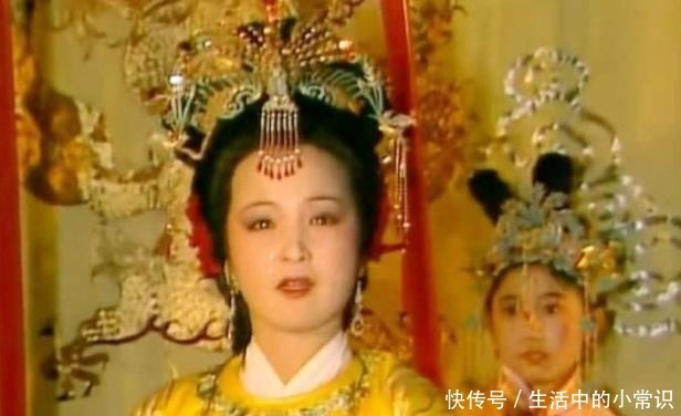 贤德妃|贾元春加封贤德妃后,薛宝钗恼羞成怒,一语双关嘲讽贾宝玉和贾府