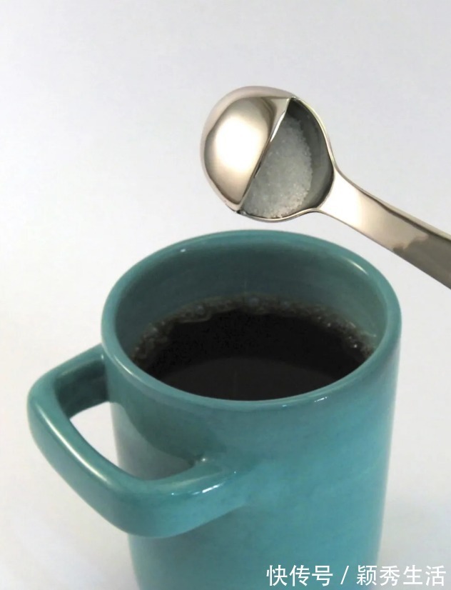 rin这位设计师做出了真正的“无用设计”,网友:每一个设计都要被骂