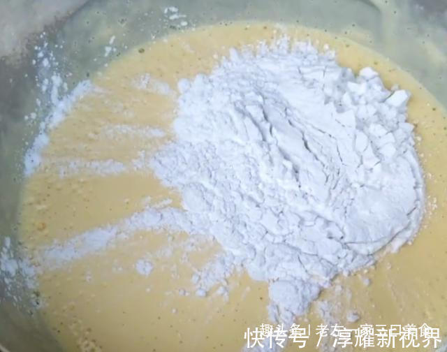 绵软|一碗大米6个鸡蛋,往电饭煲一倒,出锅家人抢着吃,绵软香甜