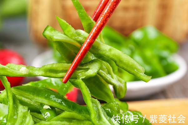 老少皆宜|辣椒炒蛋,炒制顺序是关键,味道差别大,教你正确做法,香辣下饭