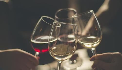 高血压|高血压患者必须滴酒不沾吗？医生直言：若能承担这些后果，酒能喝