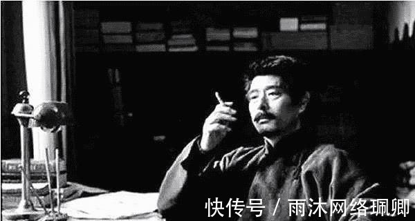 他的一生#郭沫若骂了鲁迅4个字,鲁迅5个字回应,完美的形容了他的一生!