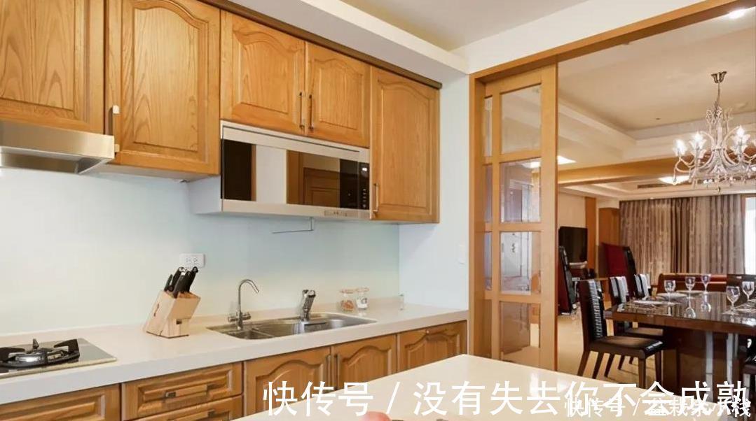 油烟|想做开放式厨房又担心油烟?装个内藏式推拉门,可进可出,很方便