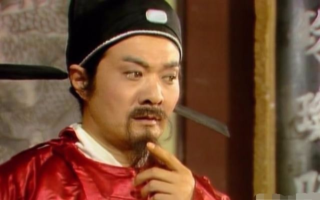 当官|贾雨村靠着贾政提携才当官,为何官位反比贾政高?这是皇帝的阴谋