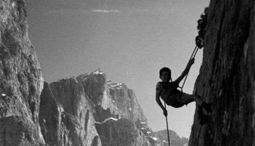 真相|他为了成为登山之王，在8000米山顶抛弃亲弟弟，最后说出真相