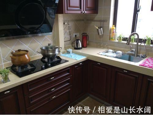 二人餐|媳妇装新房,卫生间砌“半墙”,阳台成“绿森林”,被邻居赞爆了