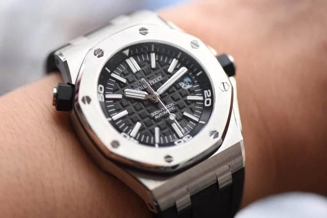 机芯@最值得入手的七款顶级复刻表,既绅士又能为形象加分