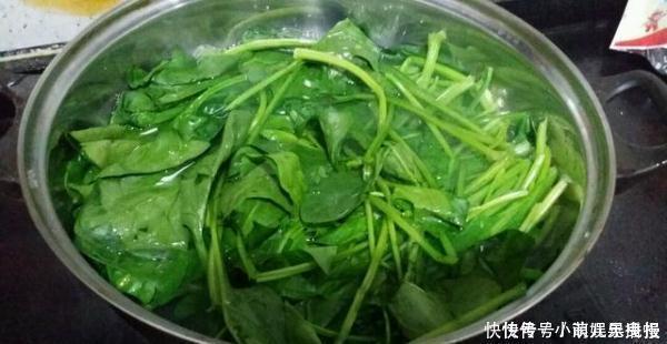 必须要焯水的5种蔬菜,很多人都省略了这步,有的人吃了会肚子疼