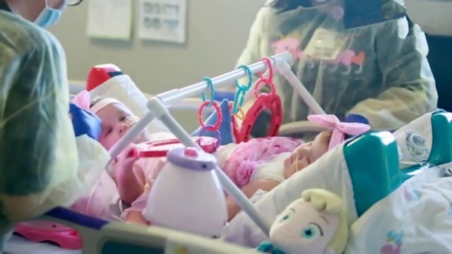 宠物|31年前的连体婴,医生曾断言活不过十天,如今活成了这样