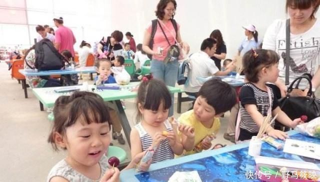 幼儿园|老师发的照片当中有车厘子,孩子却说只吃到了苹果,家长不淡定了