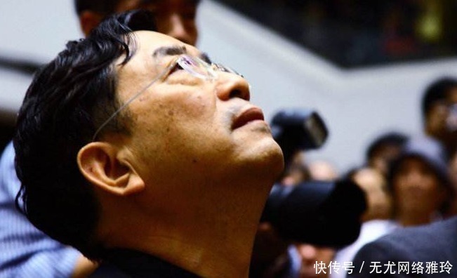 教主|一代文坛教主余秋雨,为何跌落“神坛”,成了其他文人讨伐的对象