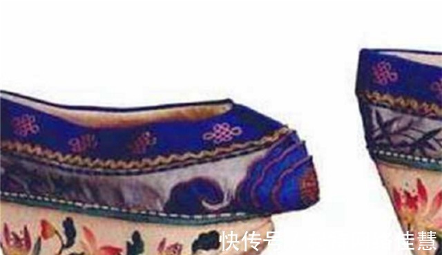 女鞋 清代5种女鞋,第3种让人婀娜多姿,图4看起来太残忍