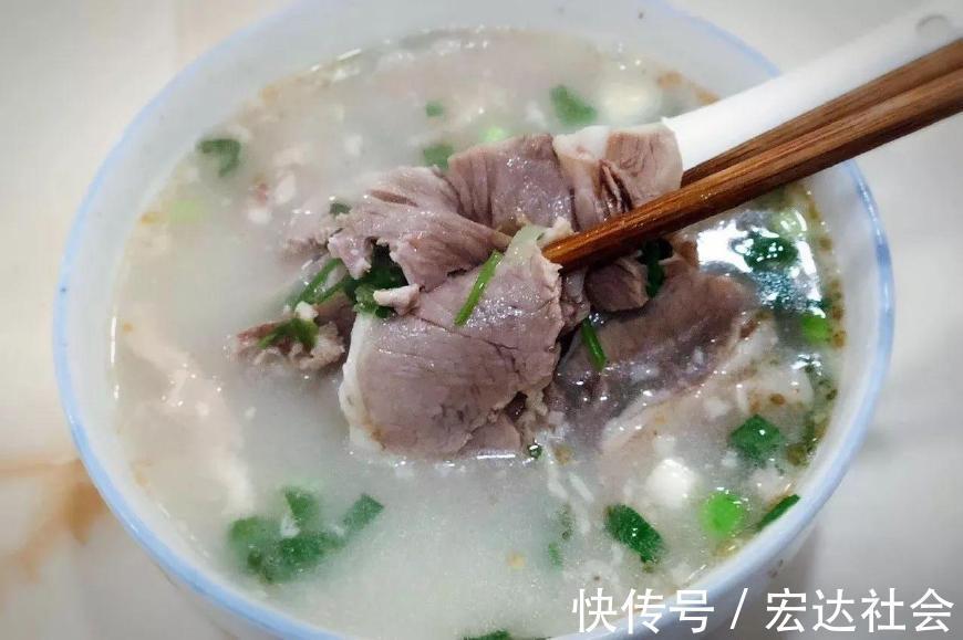 自己做的羊肉汤总不如外面好喝,大厨告诉你,加入一样东西更鲜美