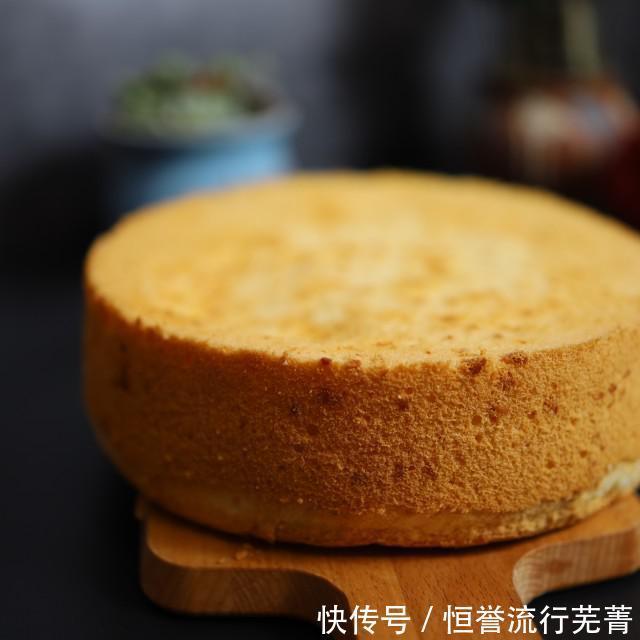 咸蛋|咸蛋黄戚风蛋糕,柔软可口,十分好吃