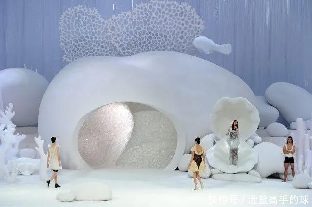 秀场|在华丽的时装背后,那些极具创意的秀场场景设计(上)