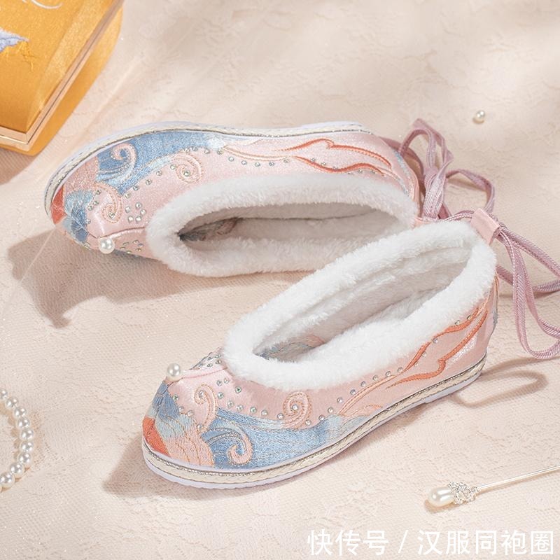 雪地靴 堪比四大爷送给嬛嬛的汉服鞋子,我最喜欢最后一双!!!