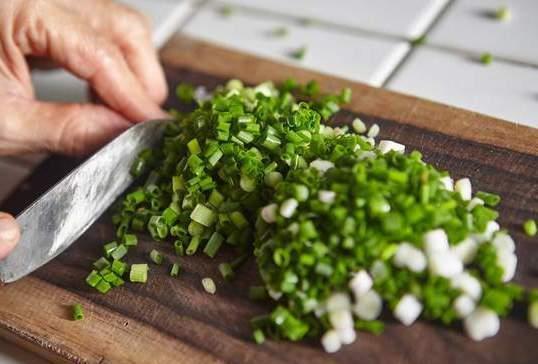 炸肉丸用淀粉还是面粉?谨记“3放2不放”,丸子外焦里嫩超好吃