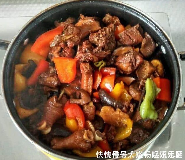 炖鸡时,先焯水还是直接炖都不对,学会这一招,在家也能当大厨