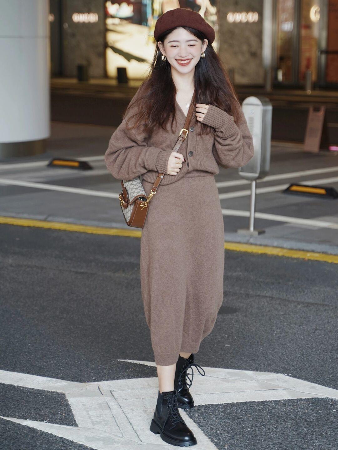 黑色|不会穿没关系,这4组“针织套装”的搭配经验分享给你,太优雅了