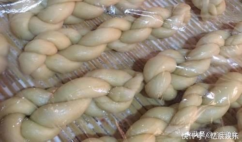 软炸麻花不会我来教你,一斤面炸一盆,特别适合孩子和老人来食用
