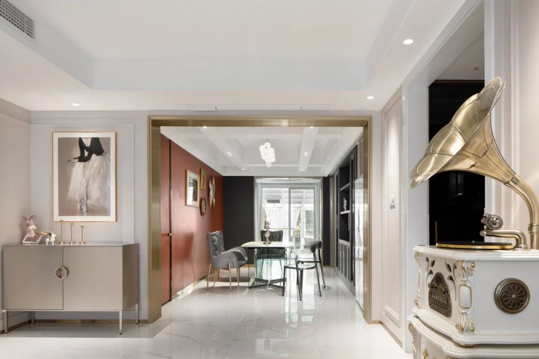 天花|360㎡现代轻奢,有琴房、有舞蹈室,还有独特的楼梯,设计很情趣