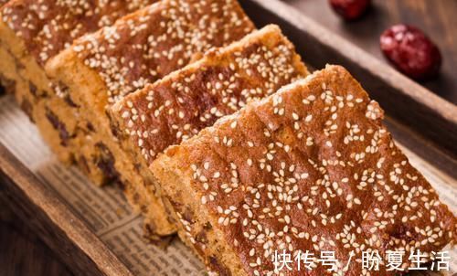 枣糕|想吃枣糕不用买，在家3块钱就能做，香甜蓬松不塌陷，枣香味十足