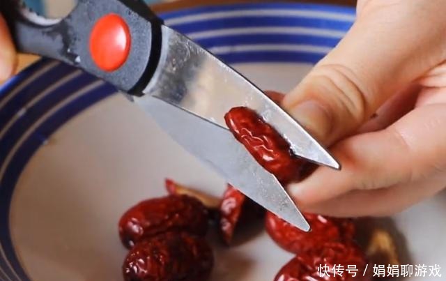 自从胡萝卜学会这样做,孩子一周4次没吃够,营养解馋每次都光盘